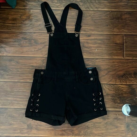 Hollister Black Boyfriend Short Overall Contemporary Feminine Boho Casual - Picture 1 of 10